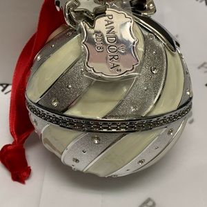 Pandora. Ornaments